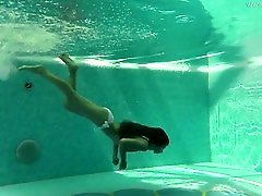 Slender bikini girl takes us underwater for skinny dipping